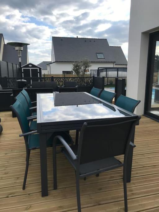 Maison 8 pers en bord de mer avec piscine chauffée toute l'année, spa et hamman Surzur Extérieur photo