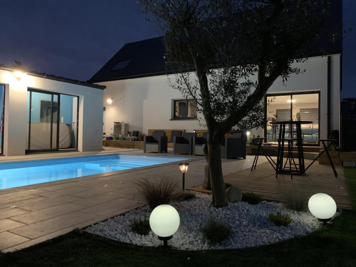 Maison 8 pers en bord de mer avec piscine chauffée toute l'année, spa et hamman Surzur Extérieur photo